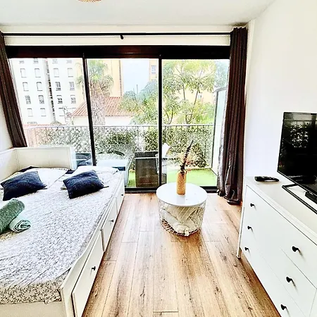 Sun & Chill - Cosy A 50m De La 아파트